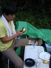 少人数でも楽しいアウトドア料理開始!
