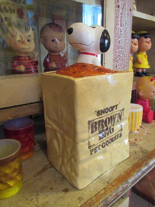スヌーピー クッキージャー　snoopy peanuts ビンテージ Amazon.com: Peanuts Classic Snoopy 10.7