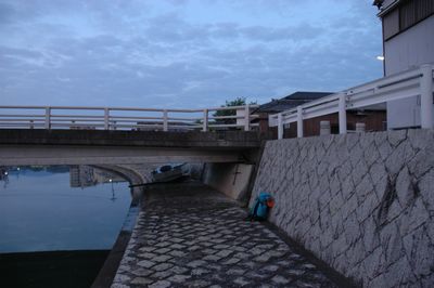 野宿した橋の下