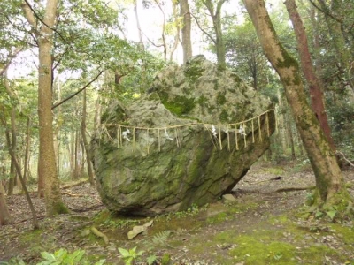 出雲大神宮磐座