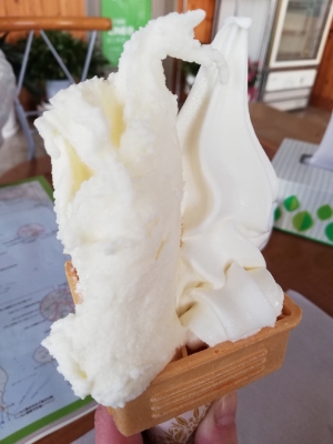 摩周湖のアイス ダブル