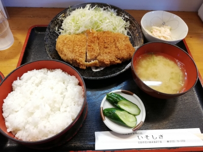 トンカツ定食840円
