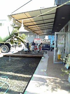 生かき直売店オイスタークィーン工事の様子