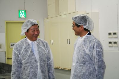 野田元総理が当社工場を視察