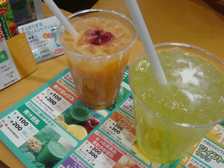 ファンケルさんの ジューススタンドで