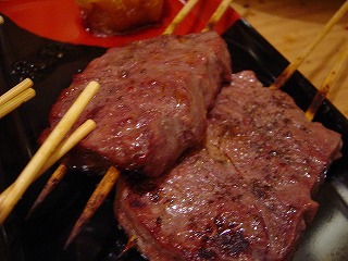 牛トロ焼き・・・コレめちゃくちゃ んまい。・・・1串370円なんだもん(^^ゞ