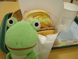 昼食というか夕方のおやつというか・・・