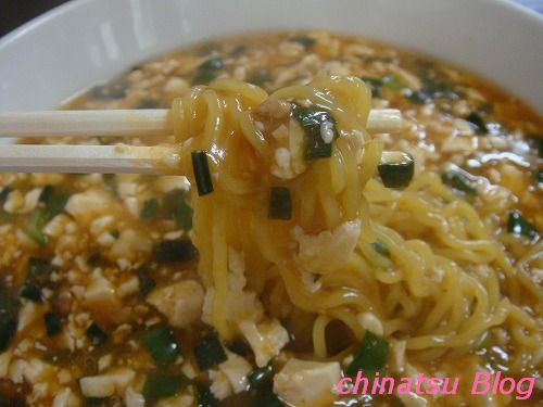 麺に絡みつくスープと豆腐