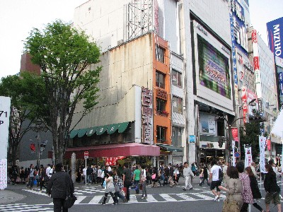 新宿の薄〜いビル三連発1