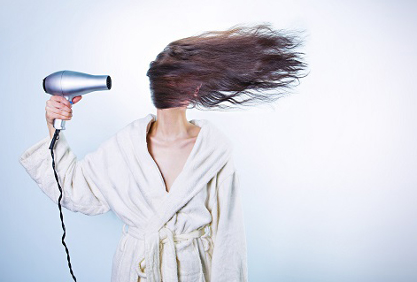 ドライヤーの後 洗面所の抜け毛が気になりませんか Carenacosmetic Corp