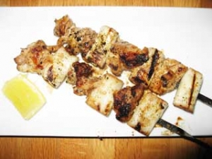 鶏腿肉のブロシェット スパイス風味