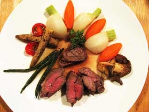 牛フィレ肉の縛り煮