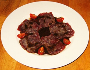 鯨の赤身肉のカルパッチョ