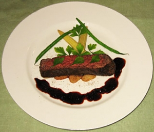 牛イチボ肉のグリル レモン風味の赤ワインソース