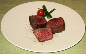 牛イチボ肉の直火焼き