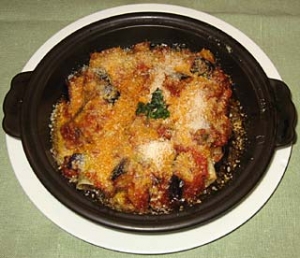 牛ミンチ肉のカネロニ カレー風 ナスのトマトソース
