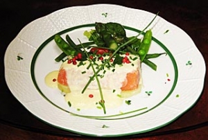 軽くスモークしたサーモンのアイヨリ風