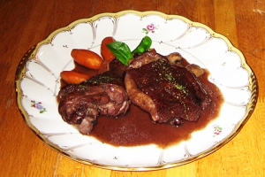 鶏の赤ワイン煮込み