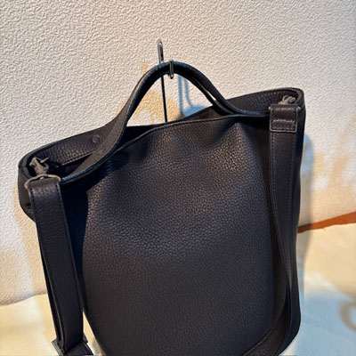 ☆XSサイズ☆水シボ柄レザー×赤裏地のミニトートバッグ♪黒