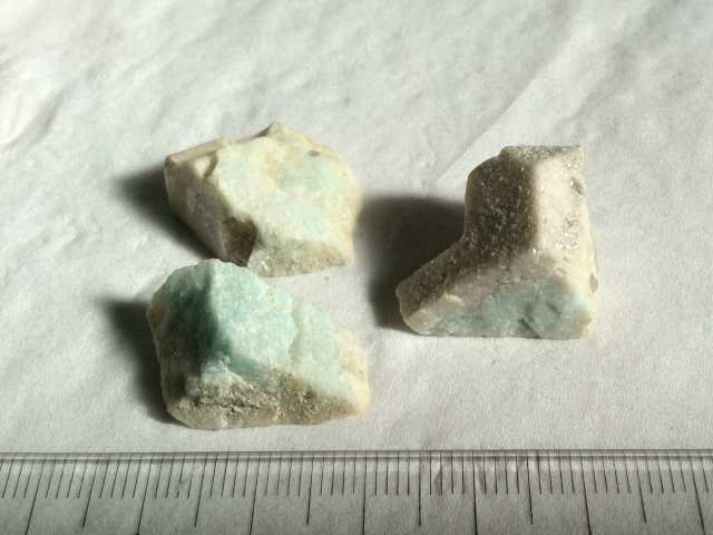 長野県南木曽町のアマゾナイト (鉱物の断捨離) | 一日の跡