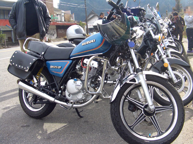 gt380仕様 キャンディブルー GN125H GN125 2F用タンク gt380仕様 キャンディブルー GN125H GN125 2F用タンク - メルカリ