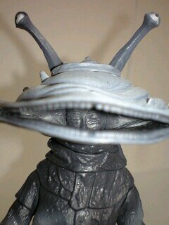 カネゴン中身モノクロ.jpg