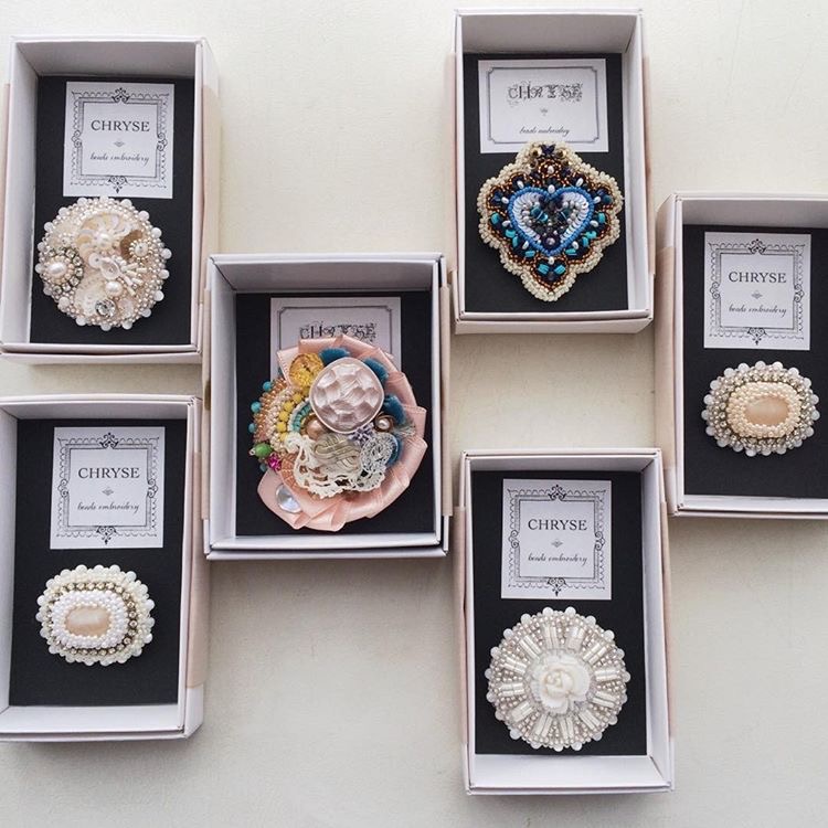 ビーズ刺繍のブローチ♪ | フランス雑貨&アンティーク、ハンドメイド