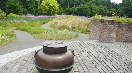 茶釜オブジェ