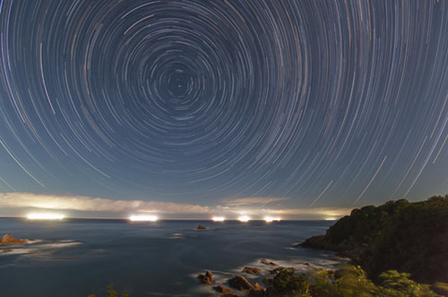 日本海と星空