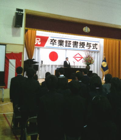 清水副校長先生から開・閉式の言葉