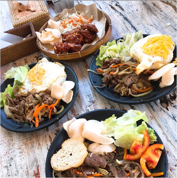 メニューや店内や店外など ↑ できる限り、【ユン食堂(Youn\u0027s Kitchen)】の撮影時に近い形に再現をして営業されていますね~~(*^▽^*)\u2026こうなると、ますます行って