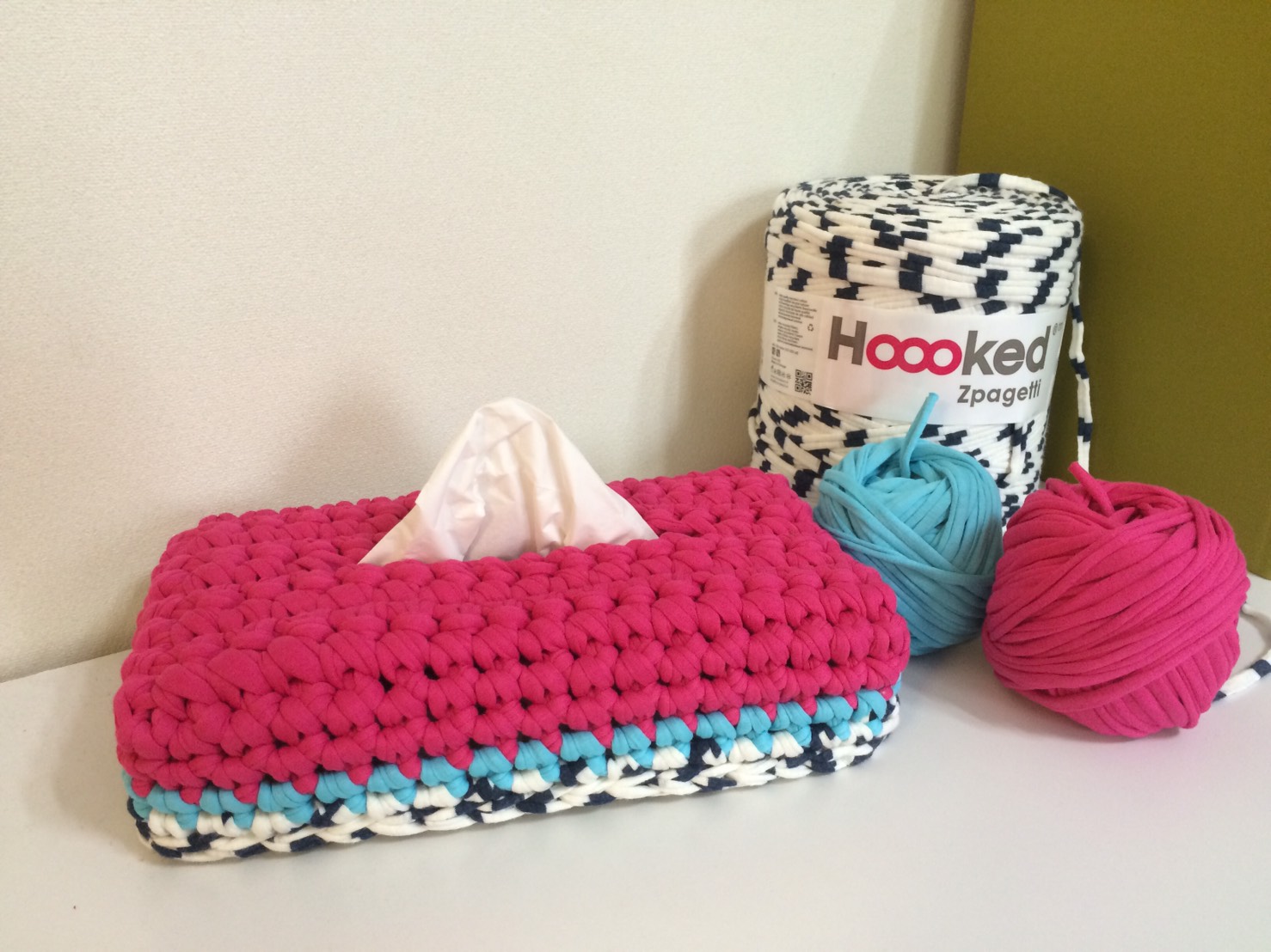 ティッシュカバー　ボックスティッシュカバー　ズパゲッティ　Tシャツヤーン Knitting a tissue case【crochet】Hoooked Zpagetti - YouTube