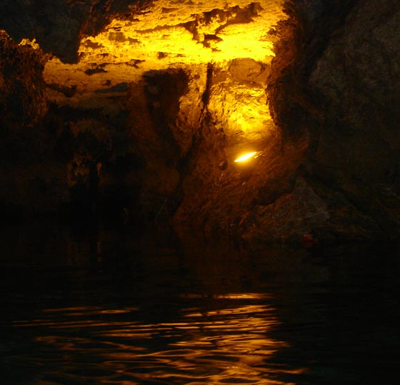 Ari Sadr Cave