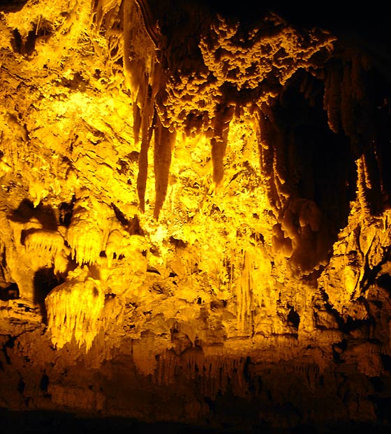Ari Sadr Cave