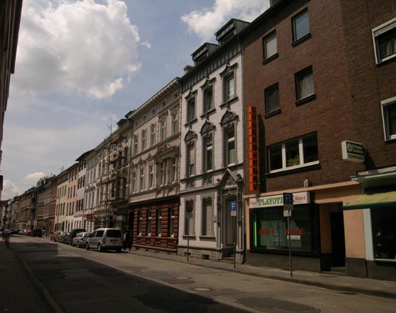 Neuss Row