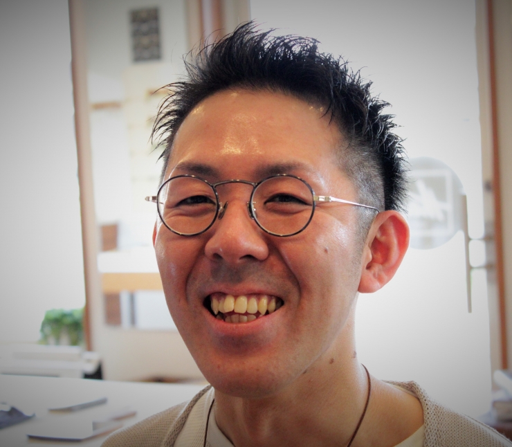 お洒落な丸眼鏡 | OptiQue hidaka // ｵﾌﾟﾃｨｰｸ ﾋﾀﾞｶ