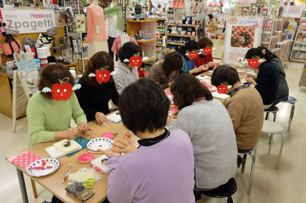 はねつきりんごABCクラフト講習会風景
