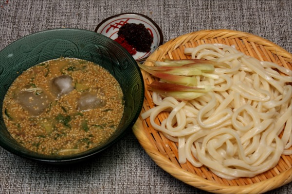 吉田うどんですったてうどん