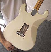 BODY背面