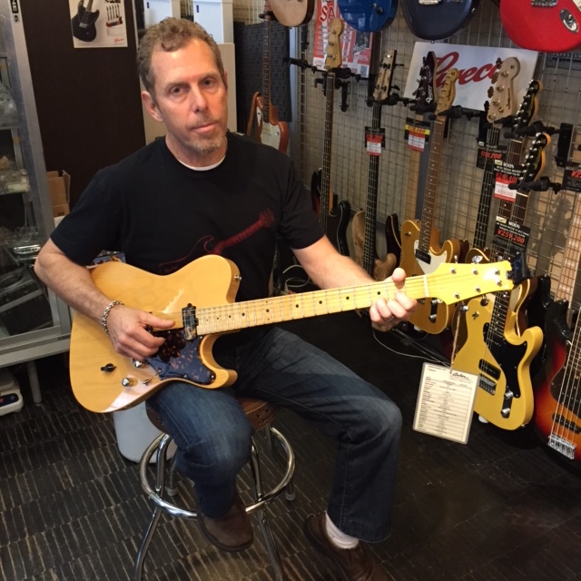 Asher Guitars “T-Deluxe” 入荷。ビル・アッシャーご本人が来店