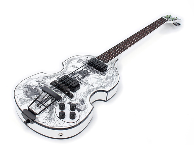 Beatlesがレコーディングで使用したことでも有名な Vox UL730を再現