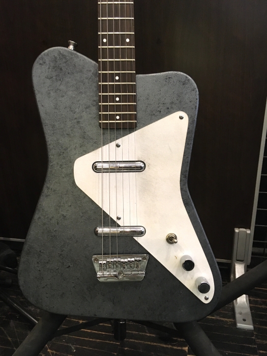 Danelectro のリフィニッシュ