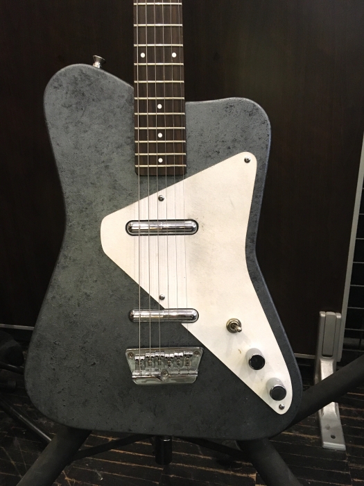 Danelectro のリフィニッシュ