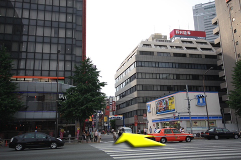田町駅三田口より