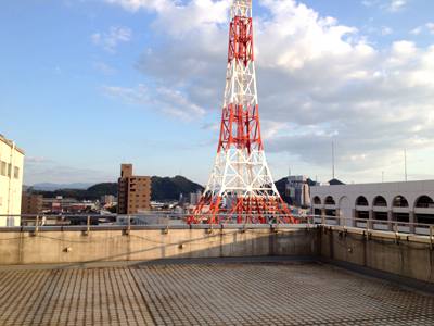 アルファビル屋上。