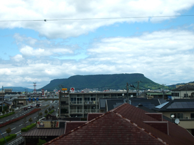屋島を見ながら移動。