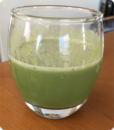 400抹茶味グラスに入れ.jpg