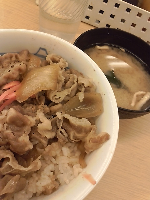 松屋の牛めし240円