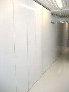 壁面収納建具1