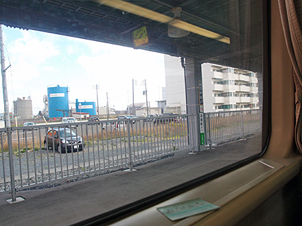 車内から見た窓 かなり大きい